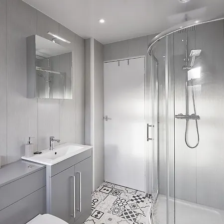 Host & - Station בית נופש